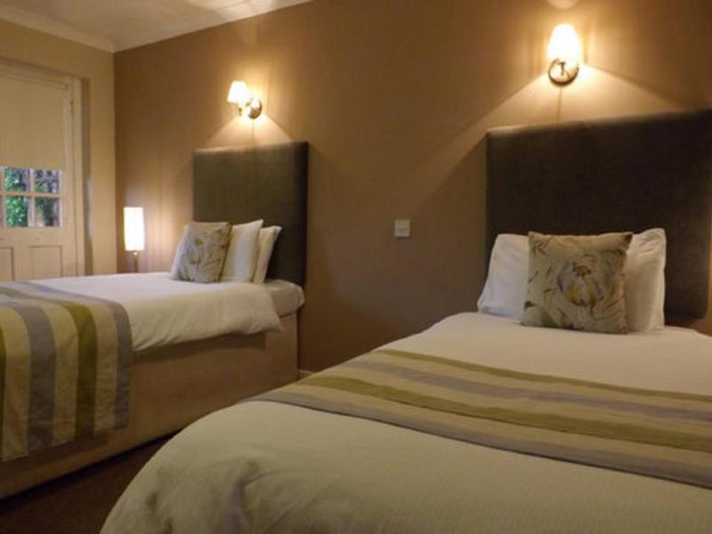 Castlecary House Hotel - Genel