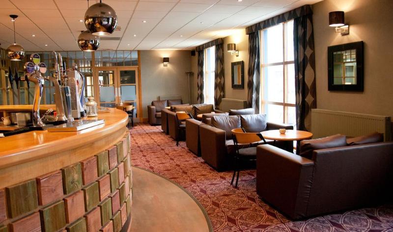 Castlecary House Hotel - Genel
