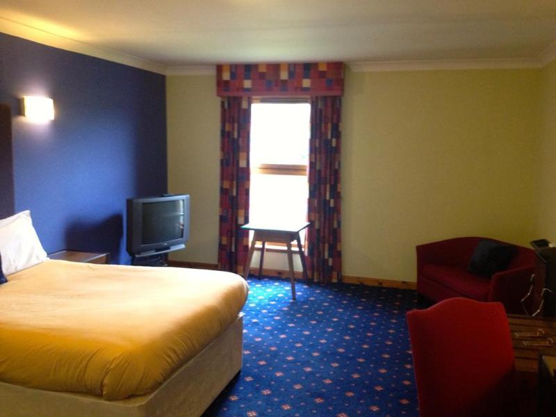 Castlecary House Hotel - Genel