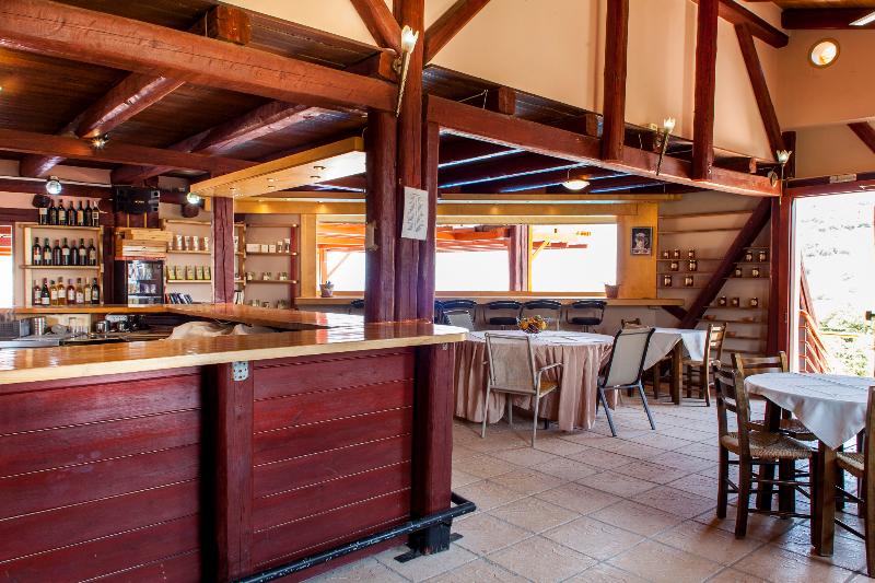 Estate Kares - Bar