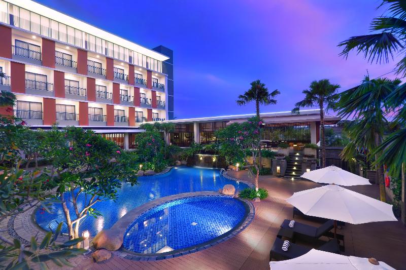 Aston Bojonegoro City Hotel - Havuz
