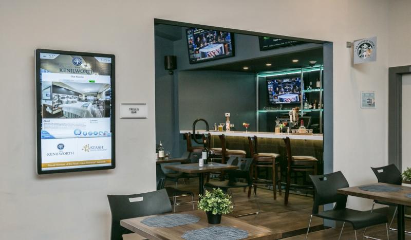 The Kenilworth - Bar