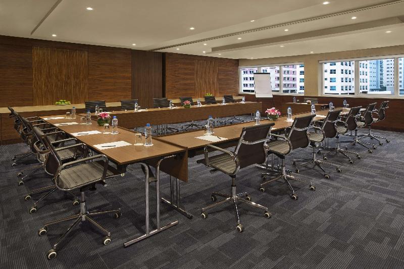 DoubleTree by Hilton Hotel & Residences Dubai Al B - Toplantı