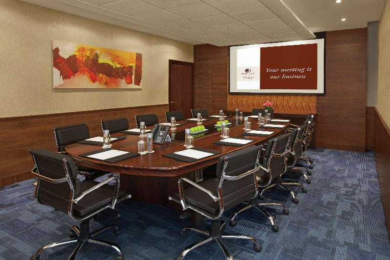 DoubleTree by Hilton Hotel & Residences Dubai Al B - Toplantı