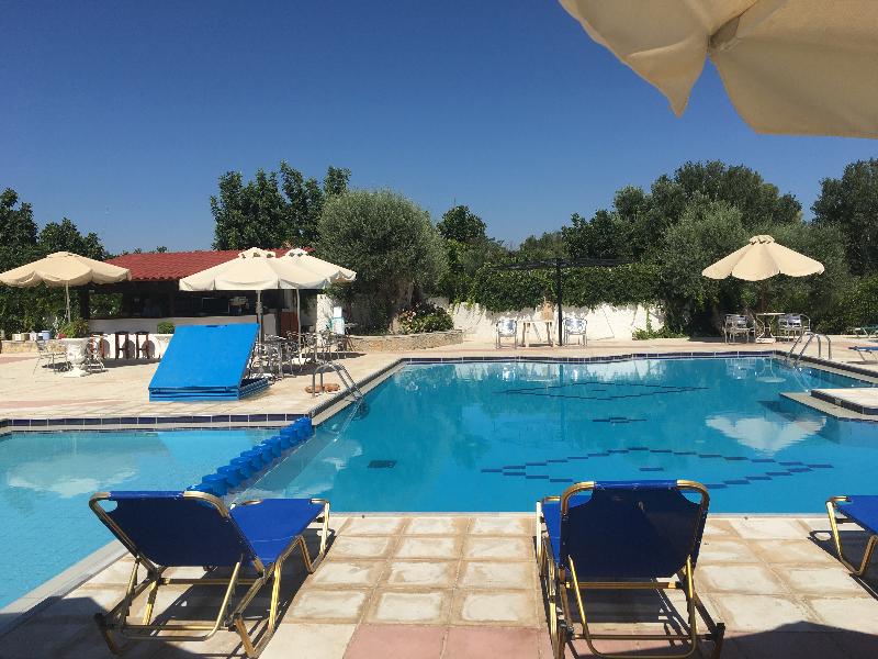 Oasis Guesthouse - Havuz