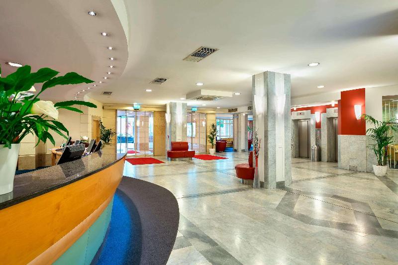 Austria Trend Hotel Ananas - Lobi