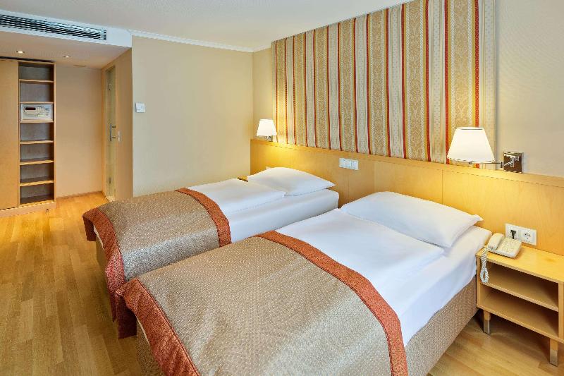 Austria Trend Hotel Ananas - Oda
