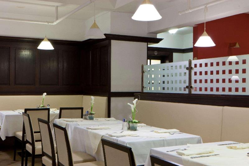 Austria Trend Hotel Ananas - Restoran