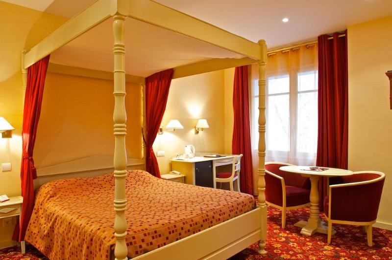 Hôtel Le Roncevaux - Genel