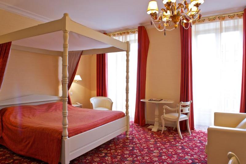Hôtel Le Roncevaux - Genel
