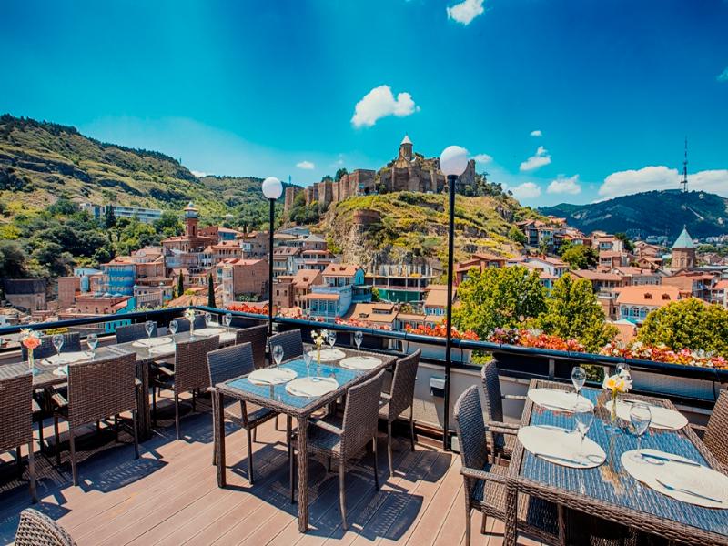 Tiflis Palace - Genel