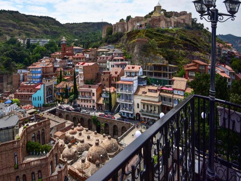Tiflis Palace - Genel