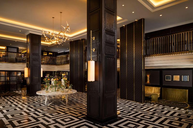 Hilton Vienna Plaza - Lobi