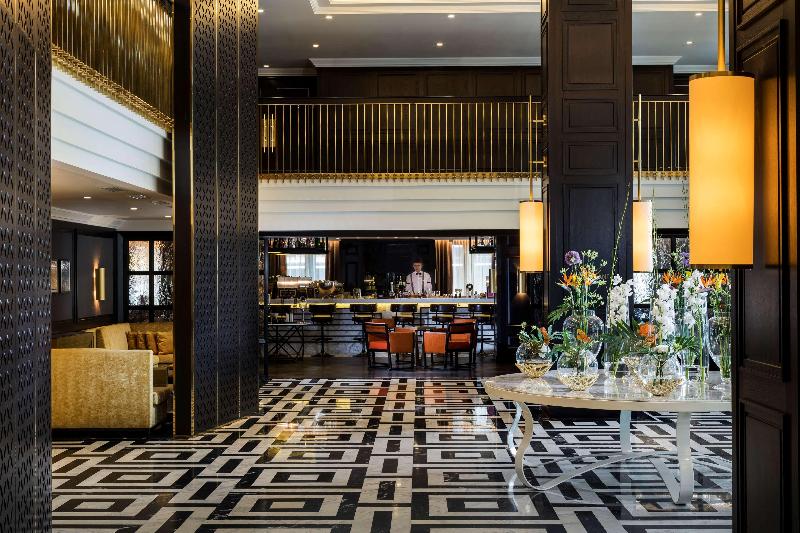 Hilton Vienna Plaza - Lobi