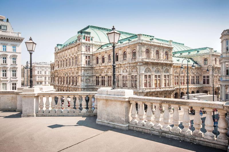 Hilton Vienna Plaza - Genel