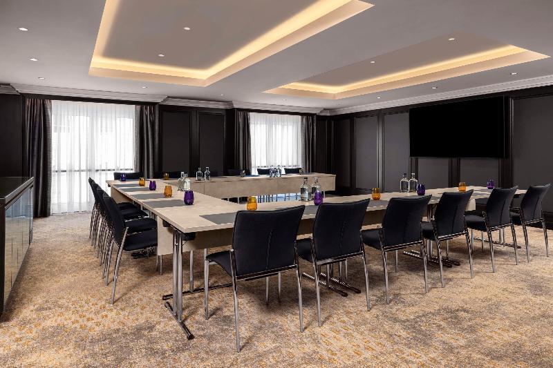 Hilton Vienna Plaza - Genel