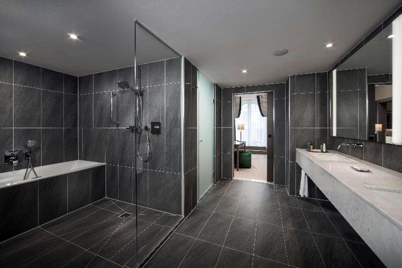 Hilton Vienna Plaza - Oda