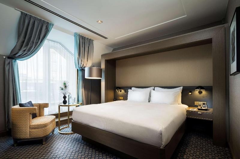 Hilton Vienna Plaza - Oda