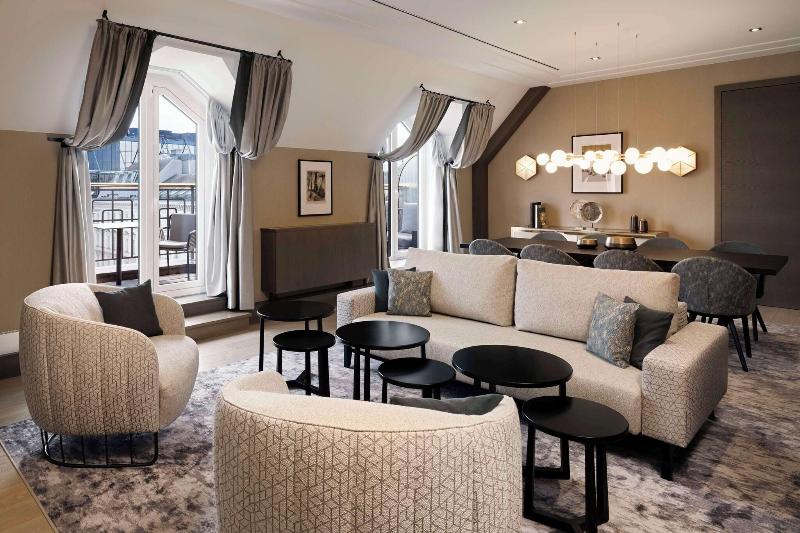 Hilton Vienna Plaza - Oda