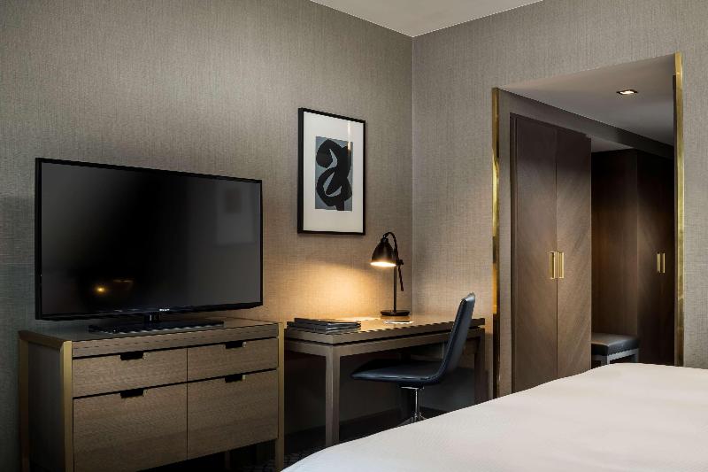 Hilton Vienna Plaza - Oda