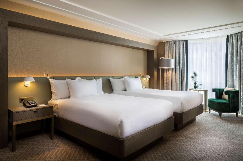 Hilton Vienna Plaza - Oda