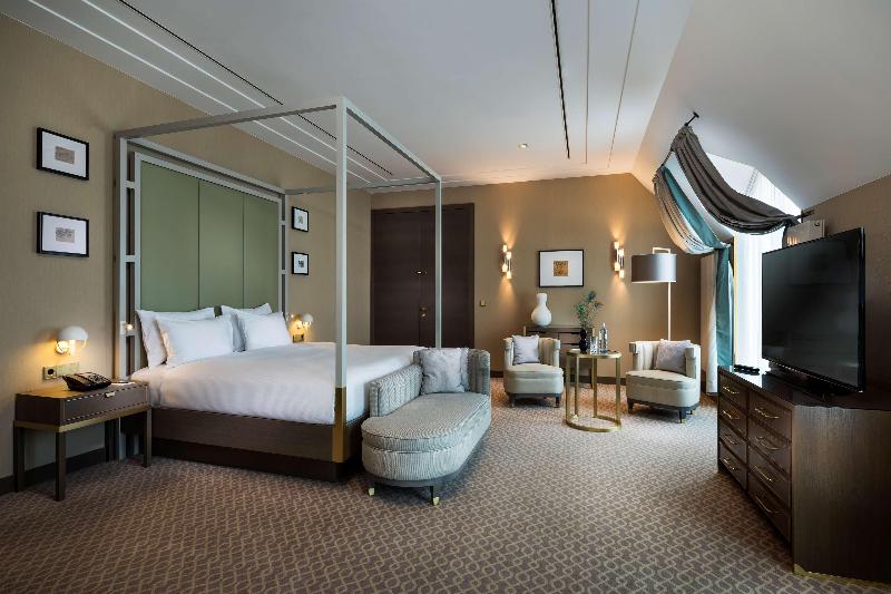 Hilton Vienna Plaza - Oda