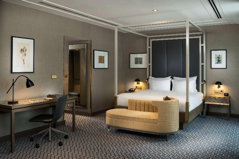 Hilton Vienna Plaza - Oda