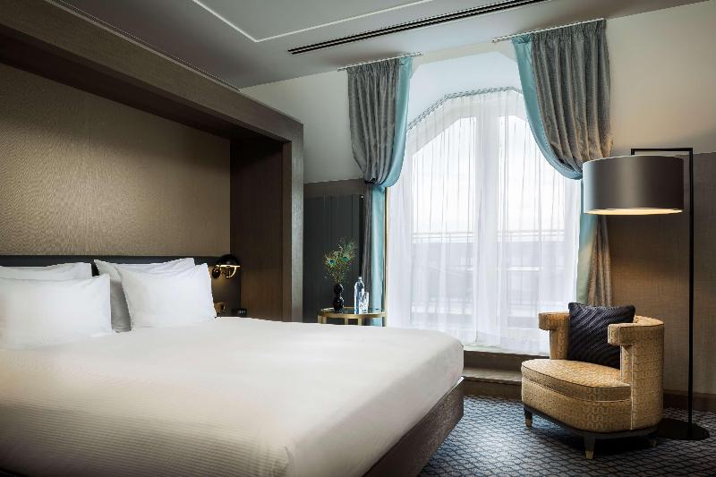 Hilton Vienna Plaza - Oda