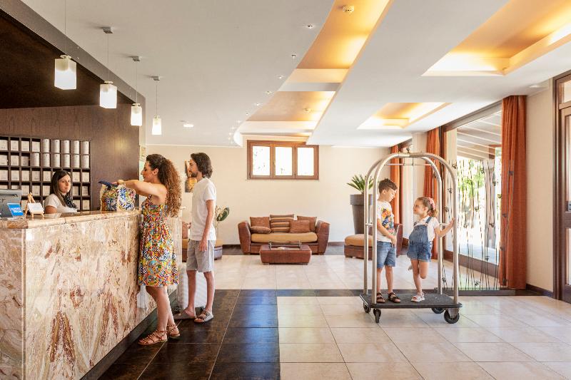 Villa Zina family Resort - Lobi