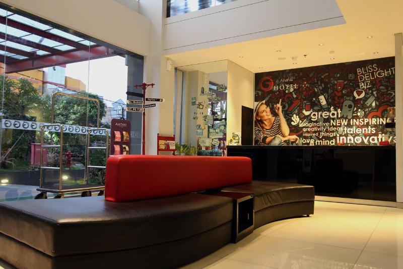 G Suites Hotel Surabaya - Lobi