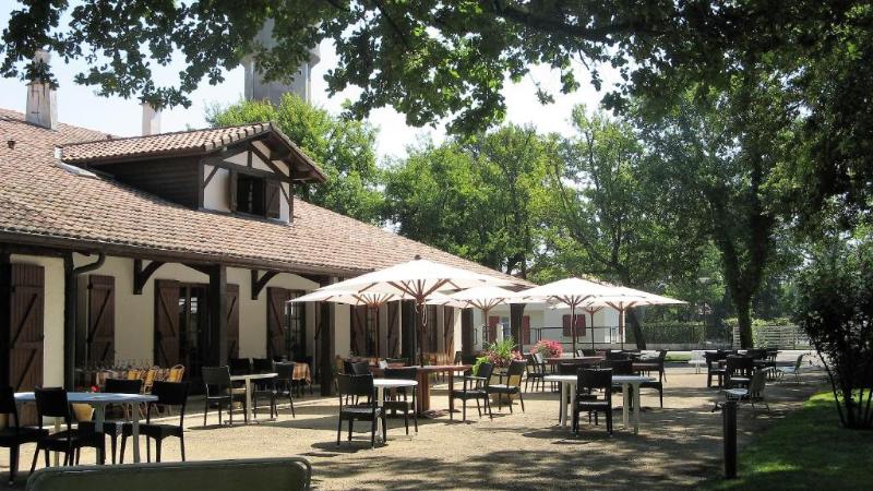 Auberge des Pins - Genel