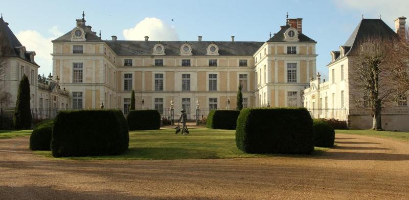Chateau Colbert - Genel
