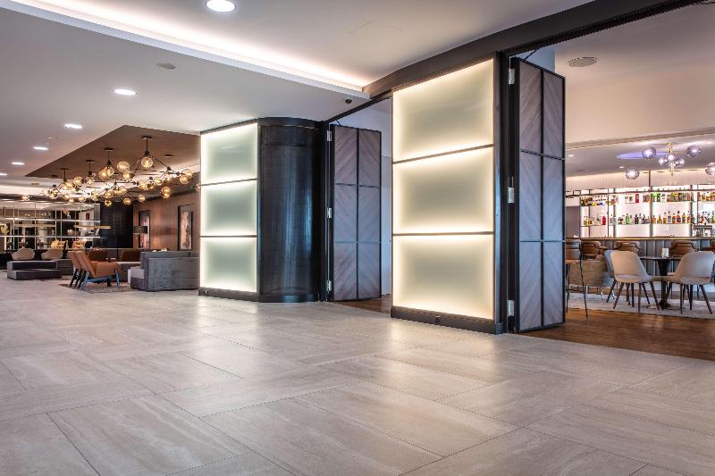Radisson Blu Hotel - Basel - Lobi