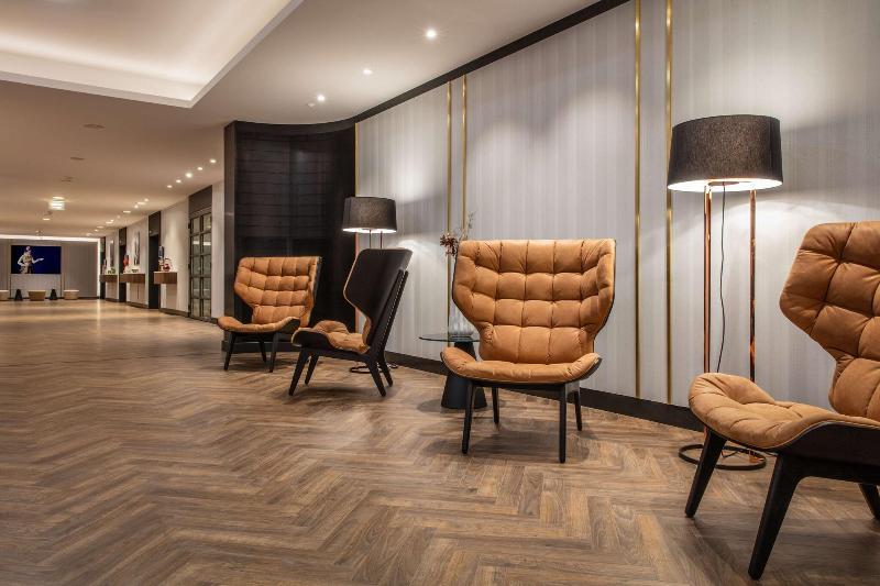 Radisson Blu Hotel - Basel - Lobi