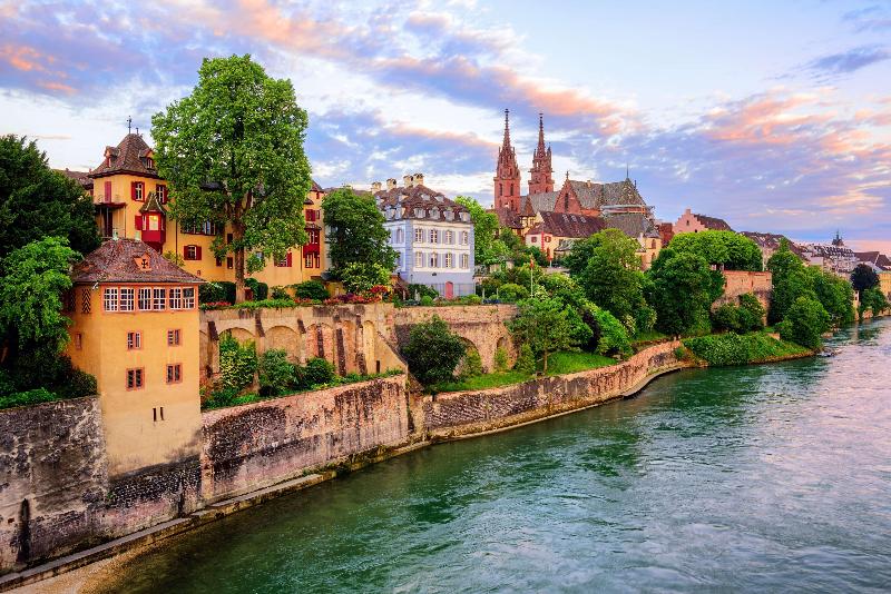 Radisson Blu Hotel - Basel - Genel