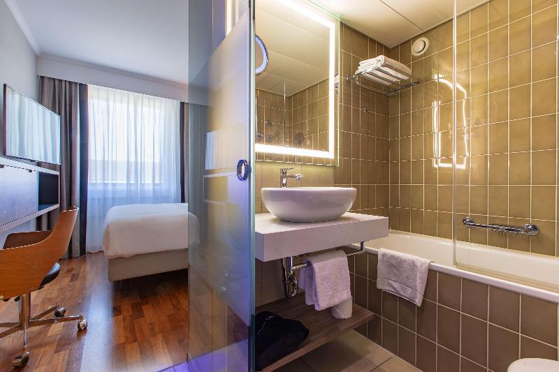 Radisson Blu Hotel - Basel - Oda