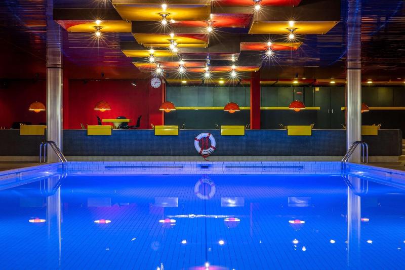 Radisson Blu Hotel - Basel - Havuz