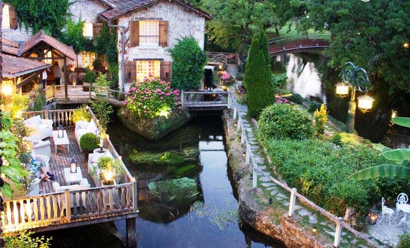 Le Moulin du Roc - Genel