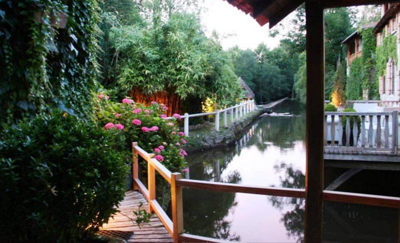 Le Moulin du Roc - Genel