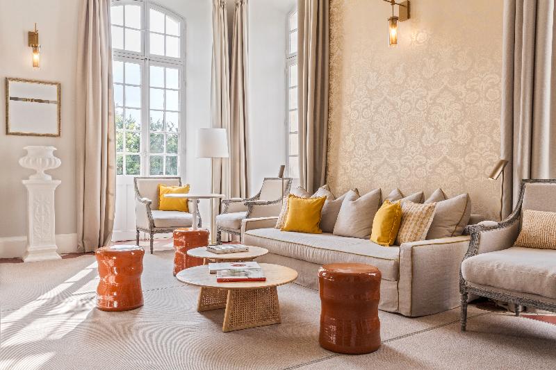 Chateau de Mazan - Handwritten Collection - Bar