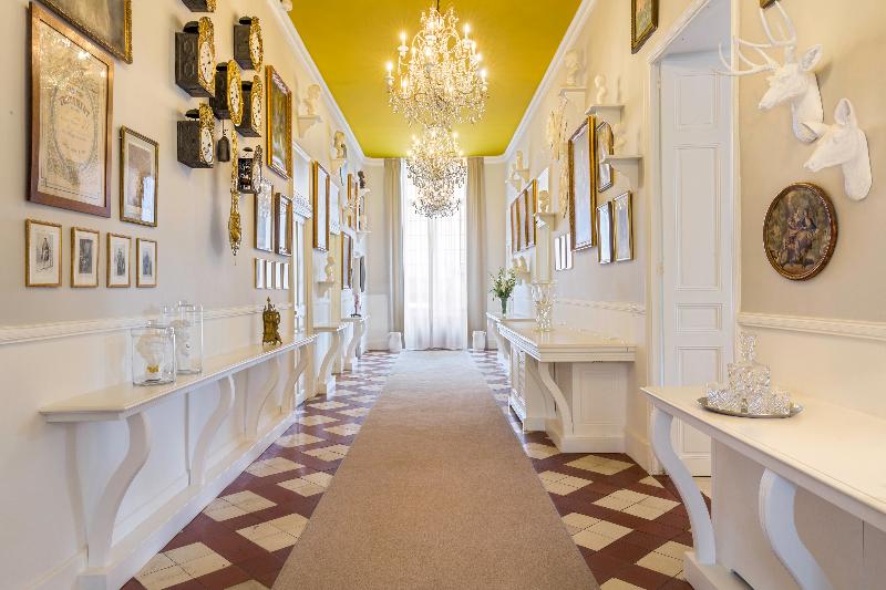 Chateau de Mazan - Handwritten Collection - Lobi