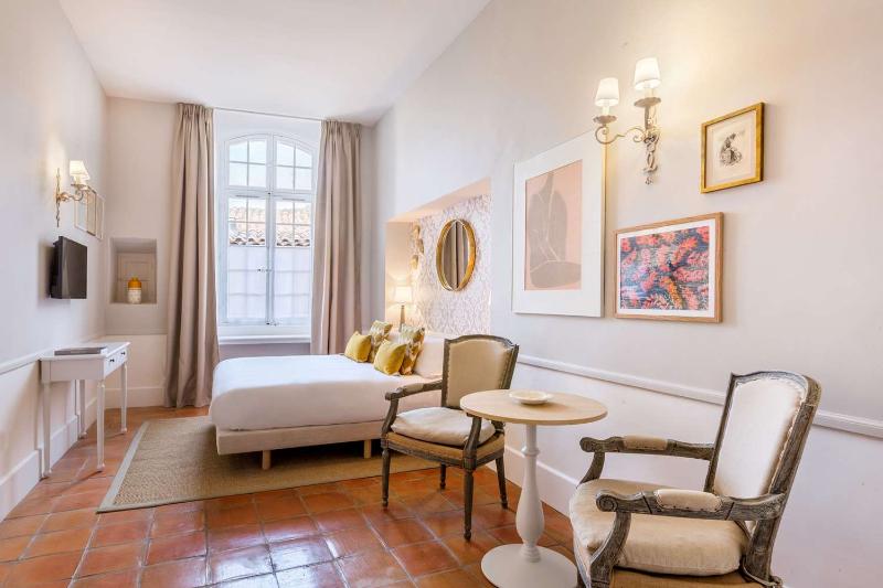 Chateau de Mazan - Handwritten Collection - Oda