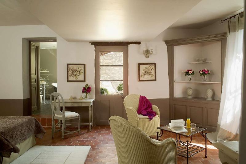 Chateau de Mazan - Handwritten Collection - Oda