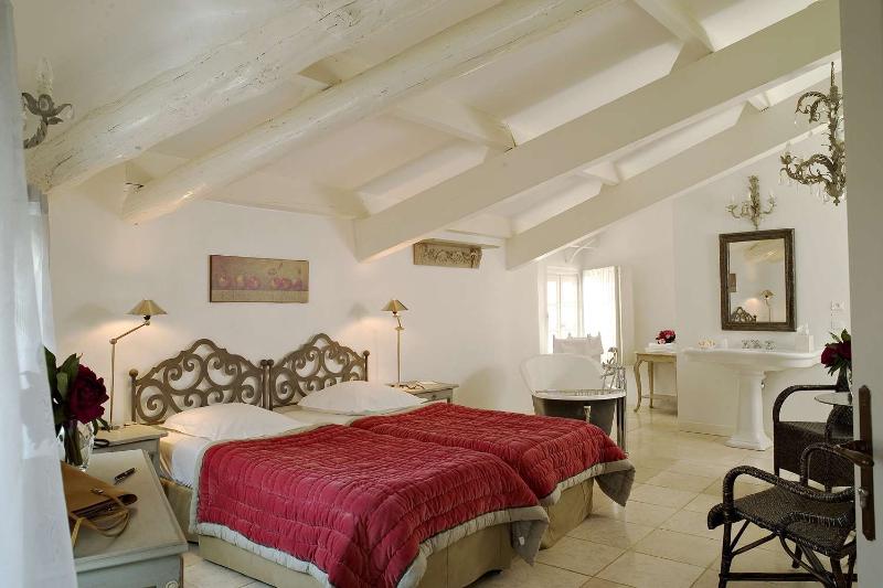 Chateau de Mazan - Handwritten Collection - Oda