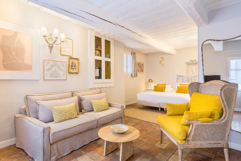 Chateau de Mazan - Handwritten Collection - Oda