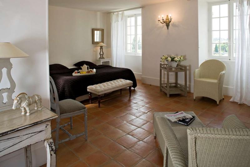 Chateau de Mazan - Handwritten Collection - Oda