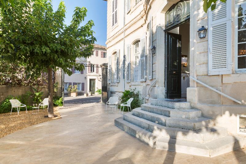 Chateau de Mazan - Handwritten Collection - Teras