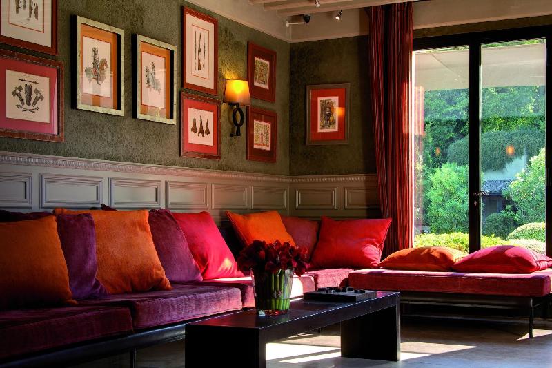 Hotel du Chateau et SPA GEMOLOGY - Lobi