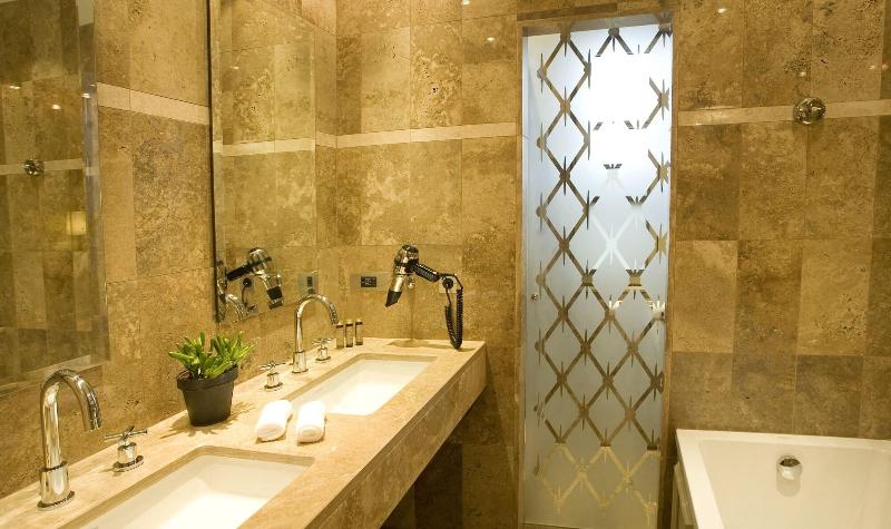 Hotel du Chateau et SPA GEMOLOGY - Oda