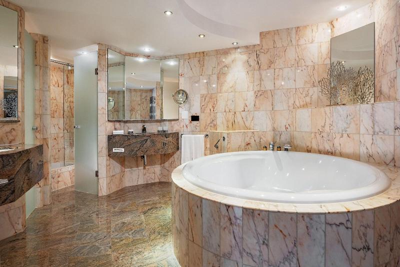Basel Marriott Hotel - Oda